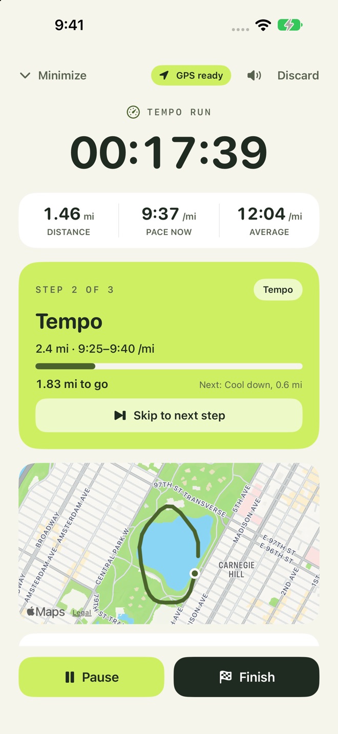 The guided run timer with GPS distance, pace, the current step, and a route map